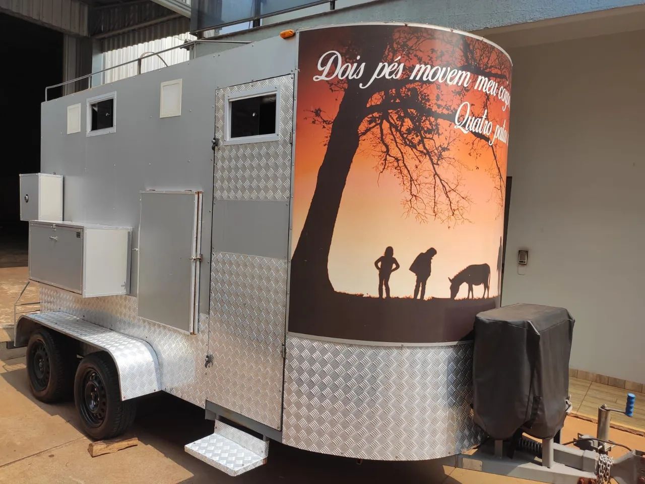 Trailer reboque de cavalos 