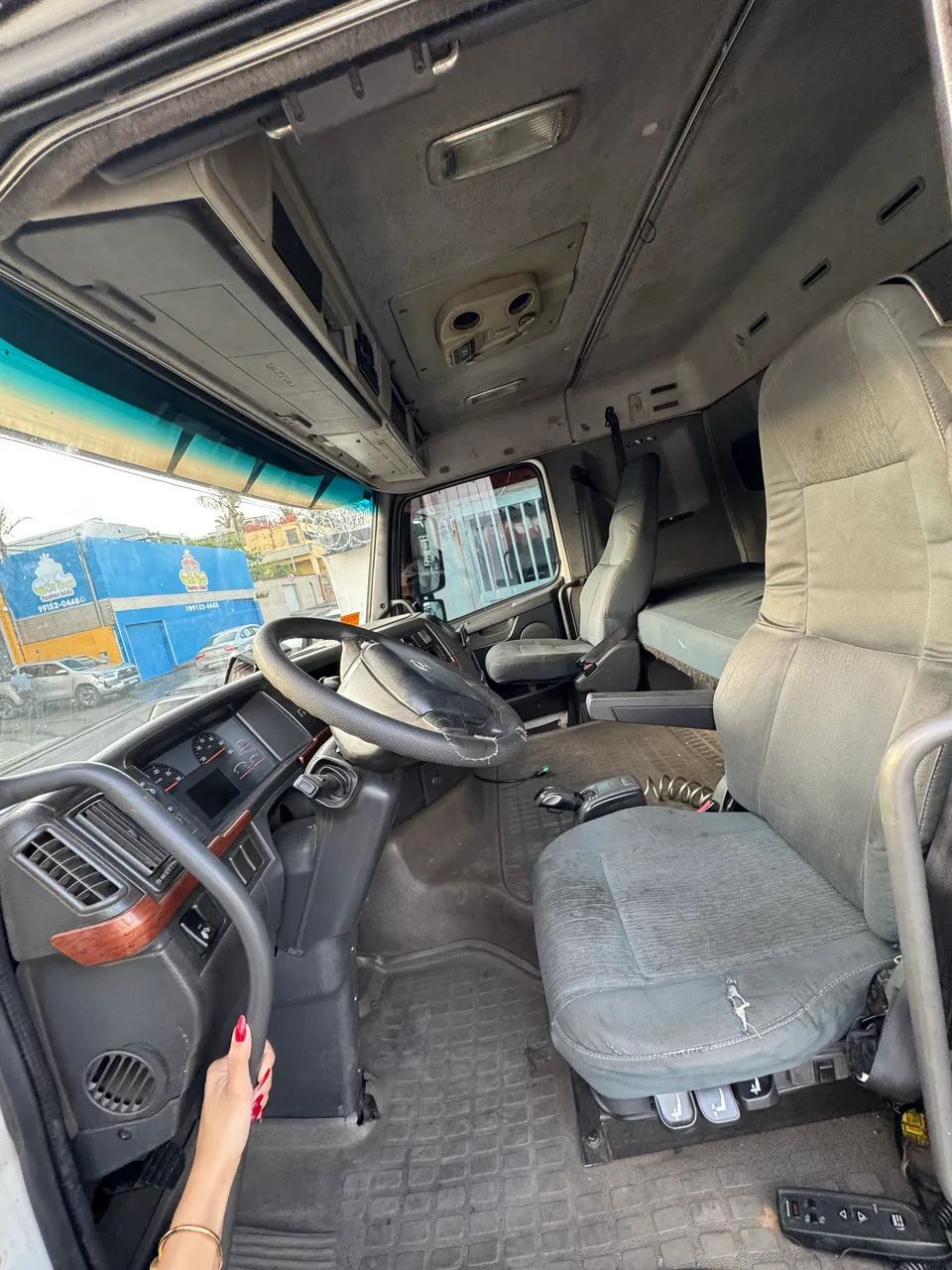 Volvo FH 520 6x4 ano 2011 - Foto 12