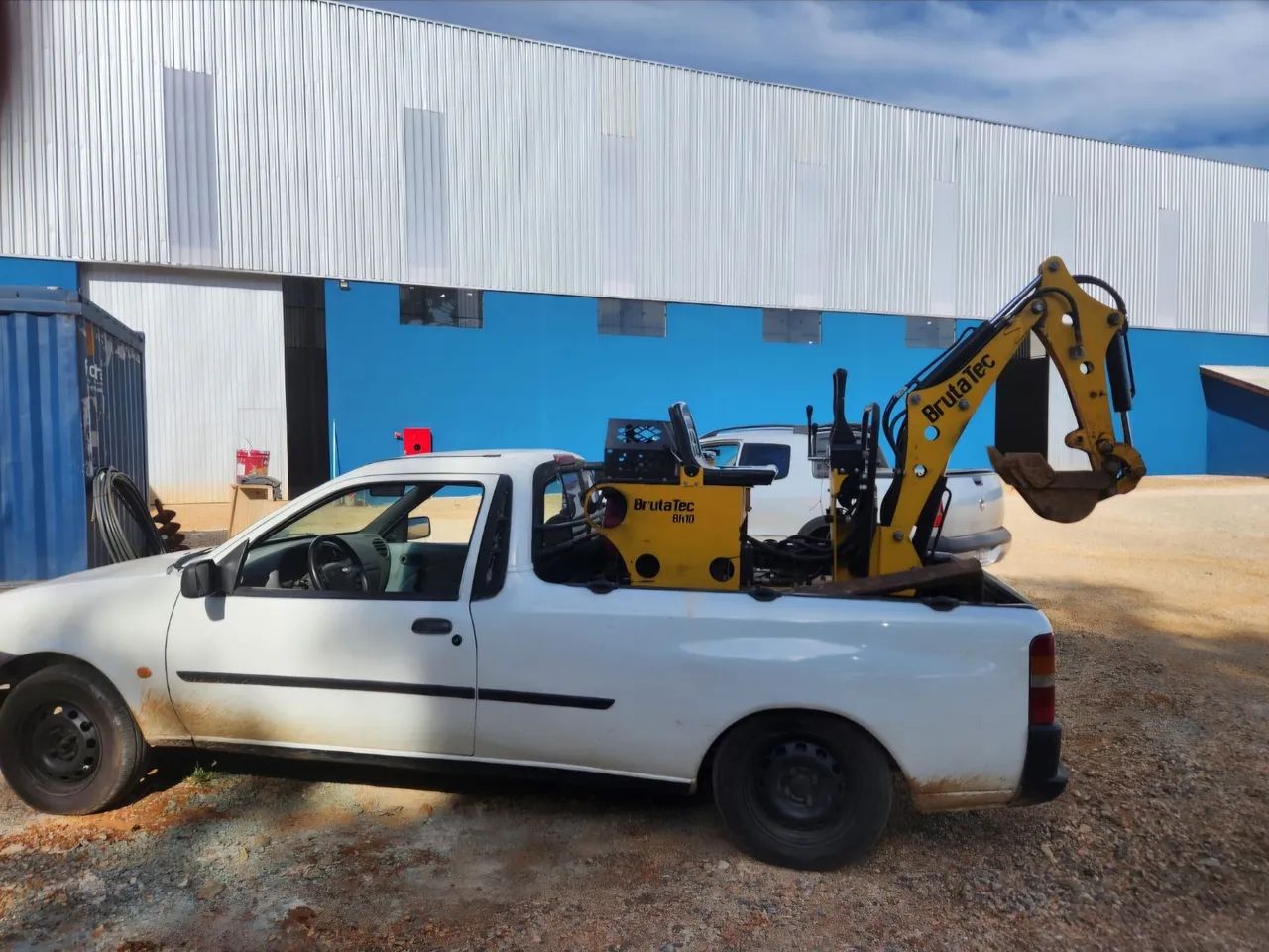 Mini escavadeira Brutalec Br10 a diesel  - Foto 2
