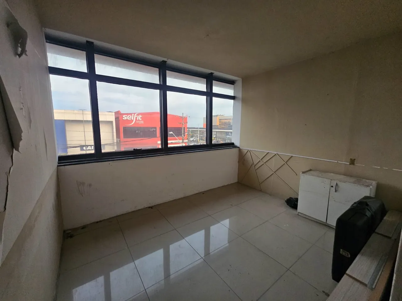 sala para aluguel na avenida 50m2.