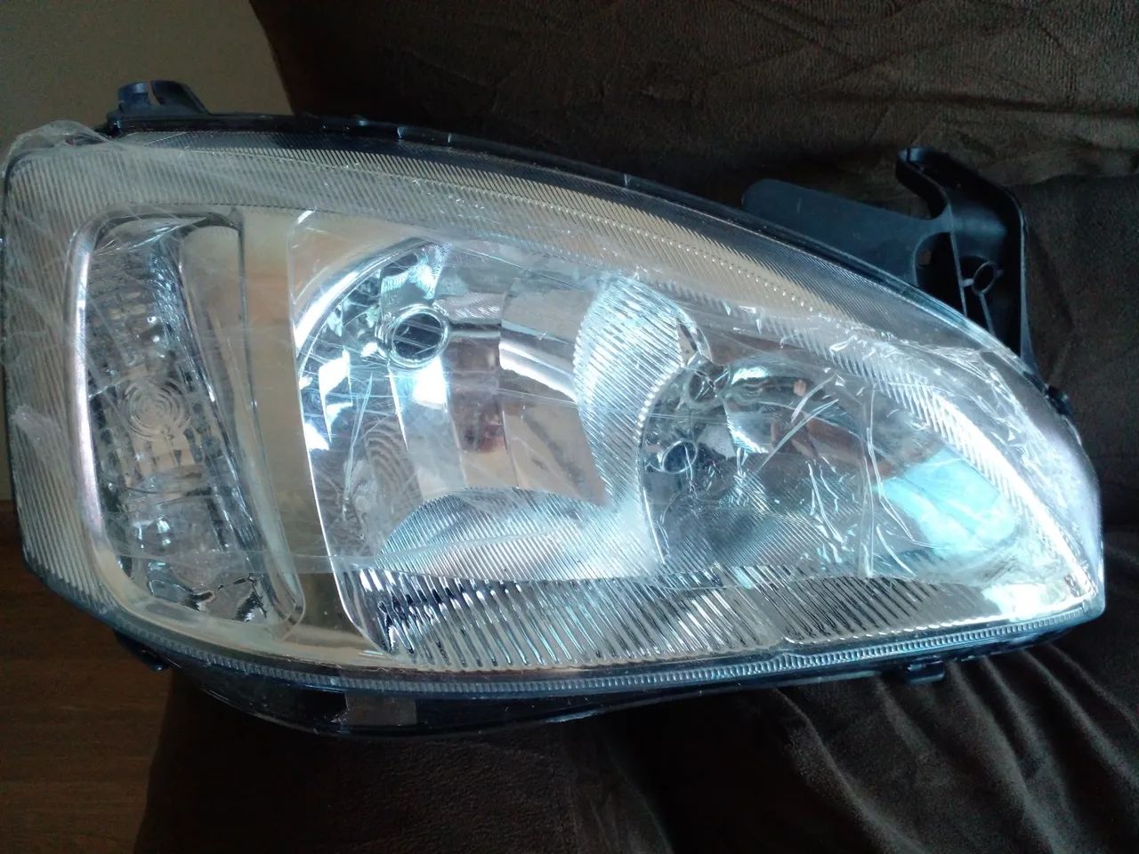 FAROL CORSA LD- FRENTE MONTANA