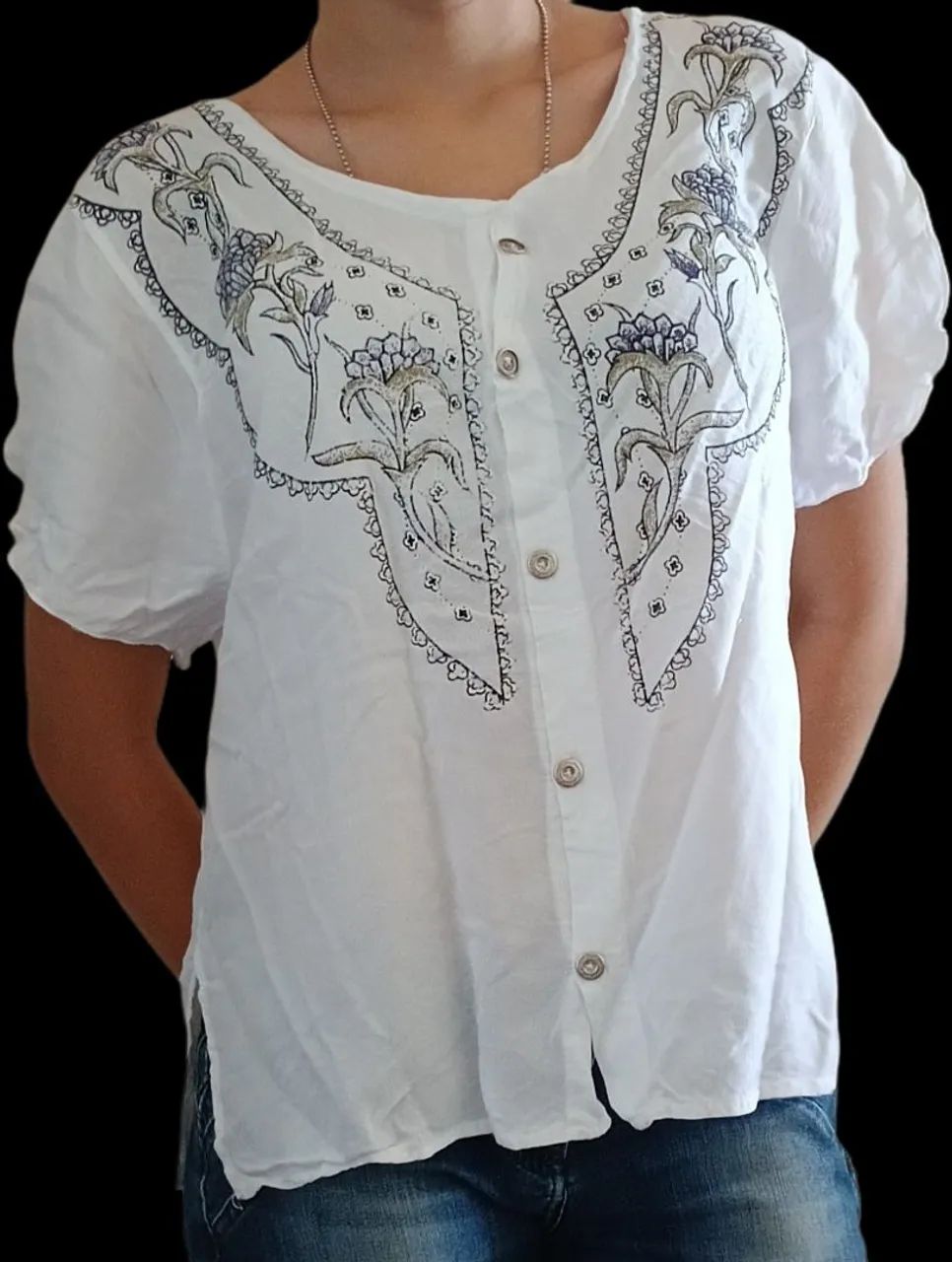 Blusa com flores bordadas - Foto 3