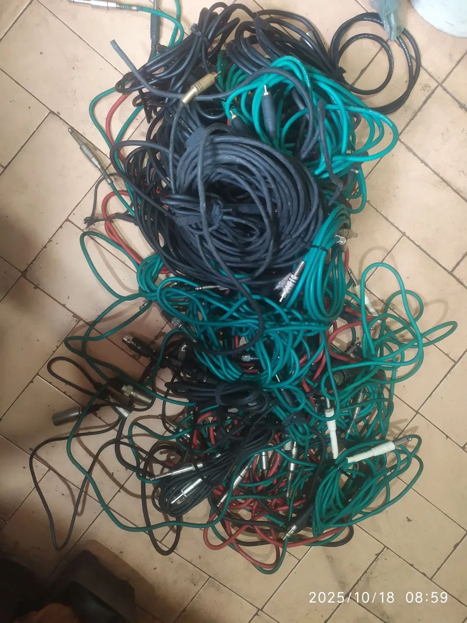 Cabos para ligações de aparelhos de audio .