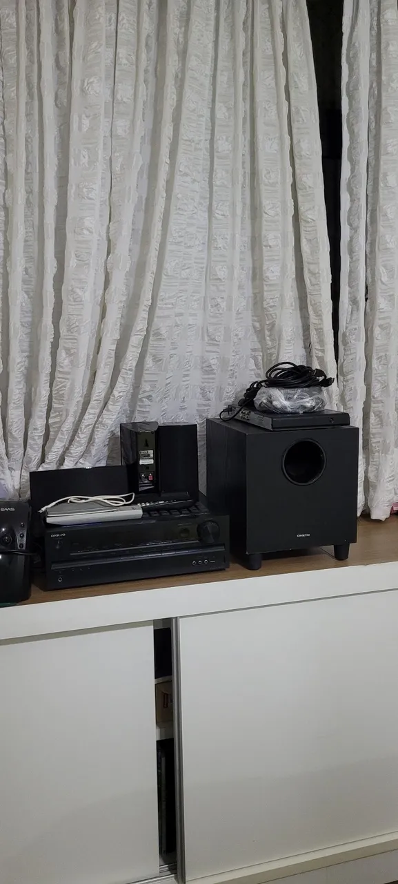 Home Theater Onkyo perfeito.