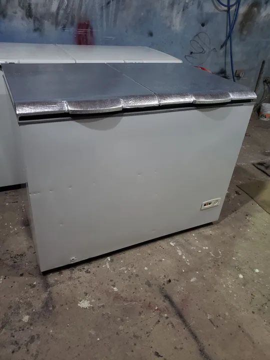 Vendo Freezer Horizontal duas tampas 420 litros zap * 