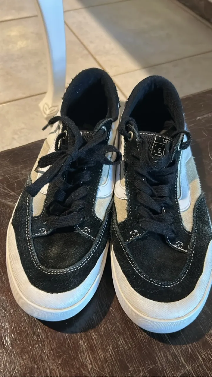 Tênis Vans Preto e Bege