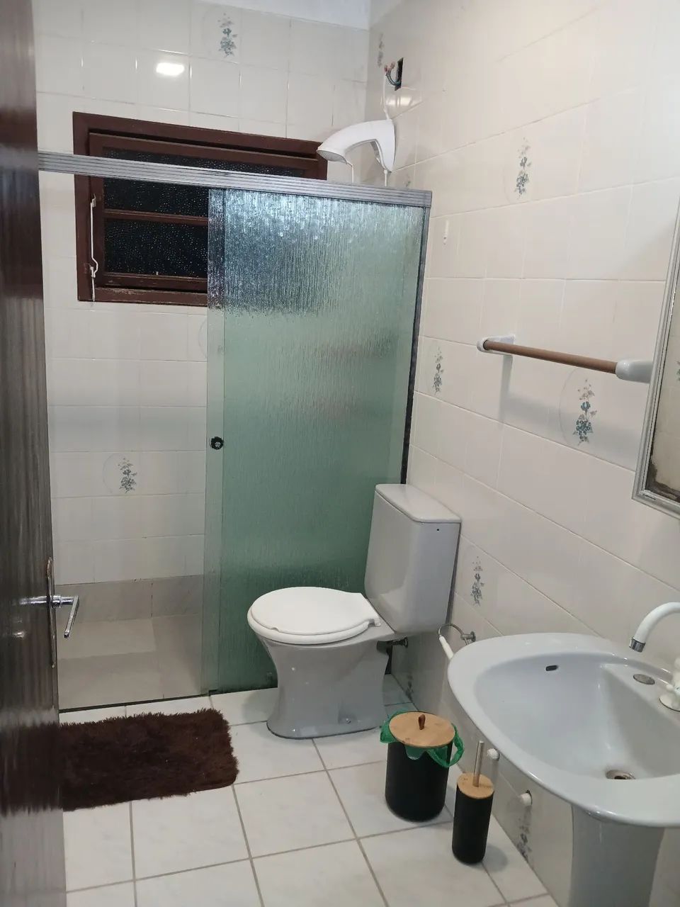 Quarto individual em República somente para  mulheres - Foto 4