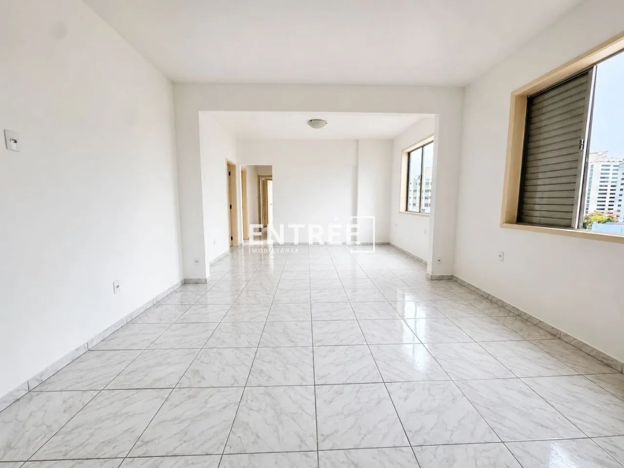Apartamento 4 Quartos (sendo 1 Suíte) e 1 Vaga livre - Centro - Foto 5