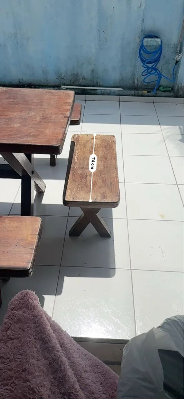 Mesa de madeira maciça. - Foto 3