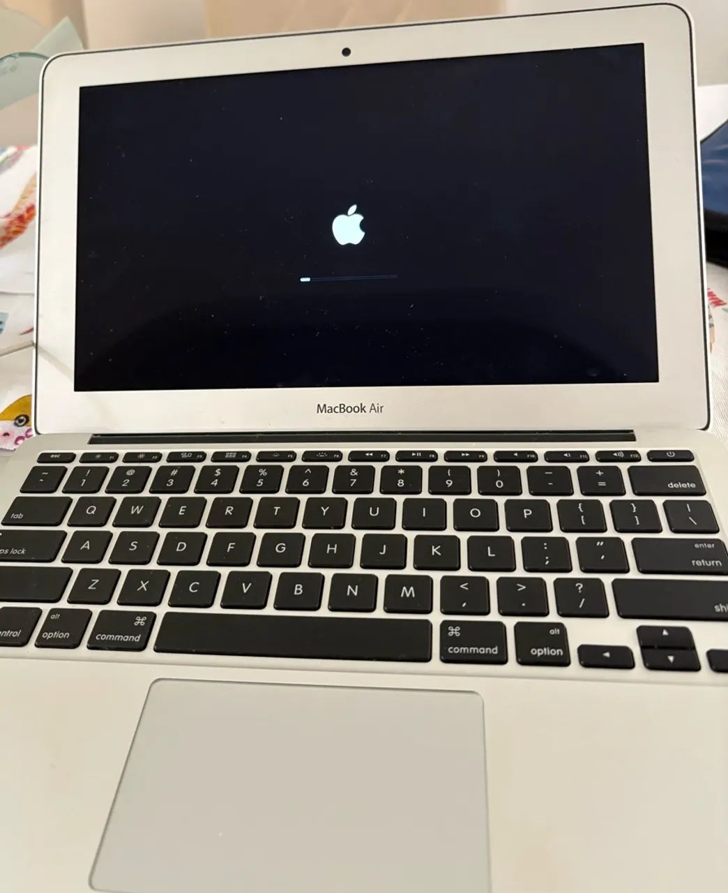 MacBookAir 2013 A1465 Intel i5 4GB 128GB SSD - Foto 4