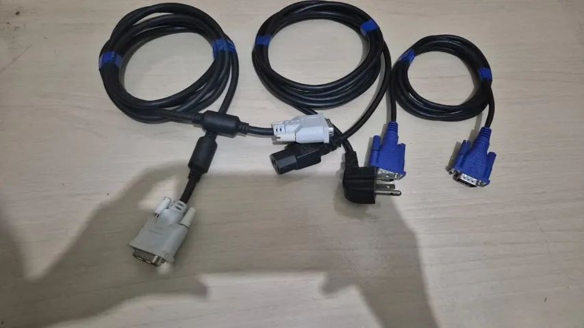 CPU Gabinete HP antigo + 3 cabos + teclado  - Foto 2