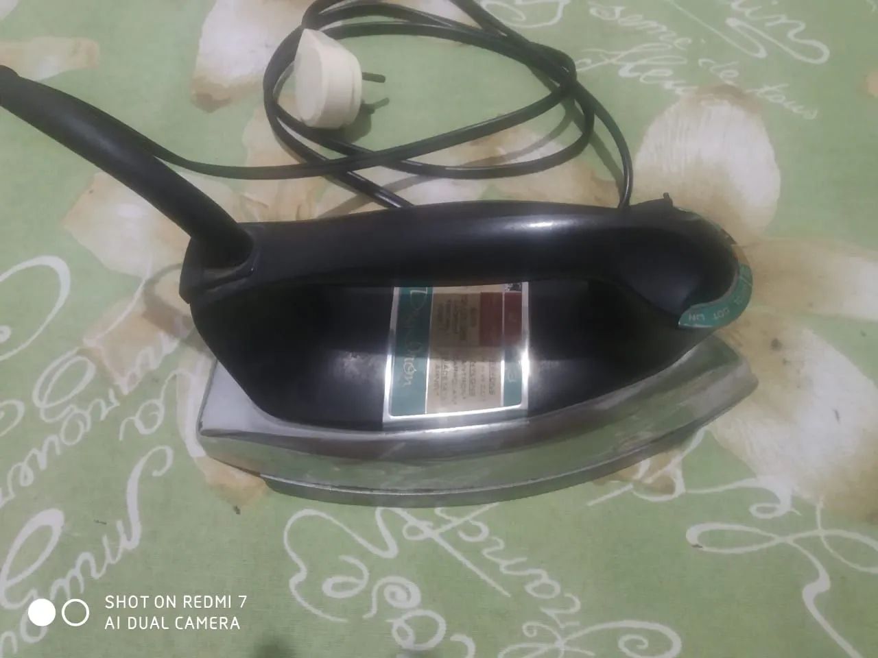 Vendo ferro de passar GE funcionando perfeitamente. - Foto 2