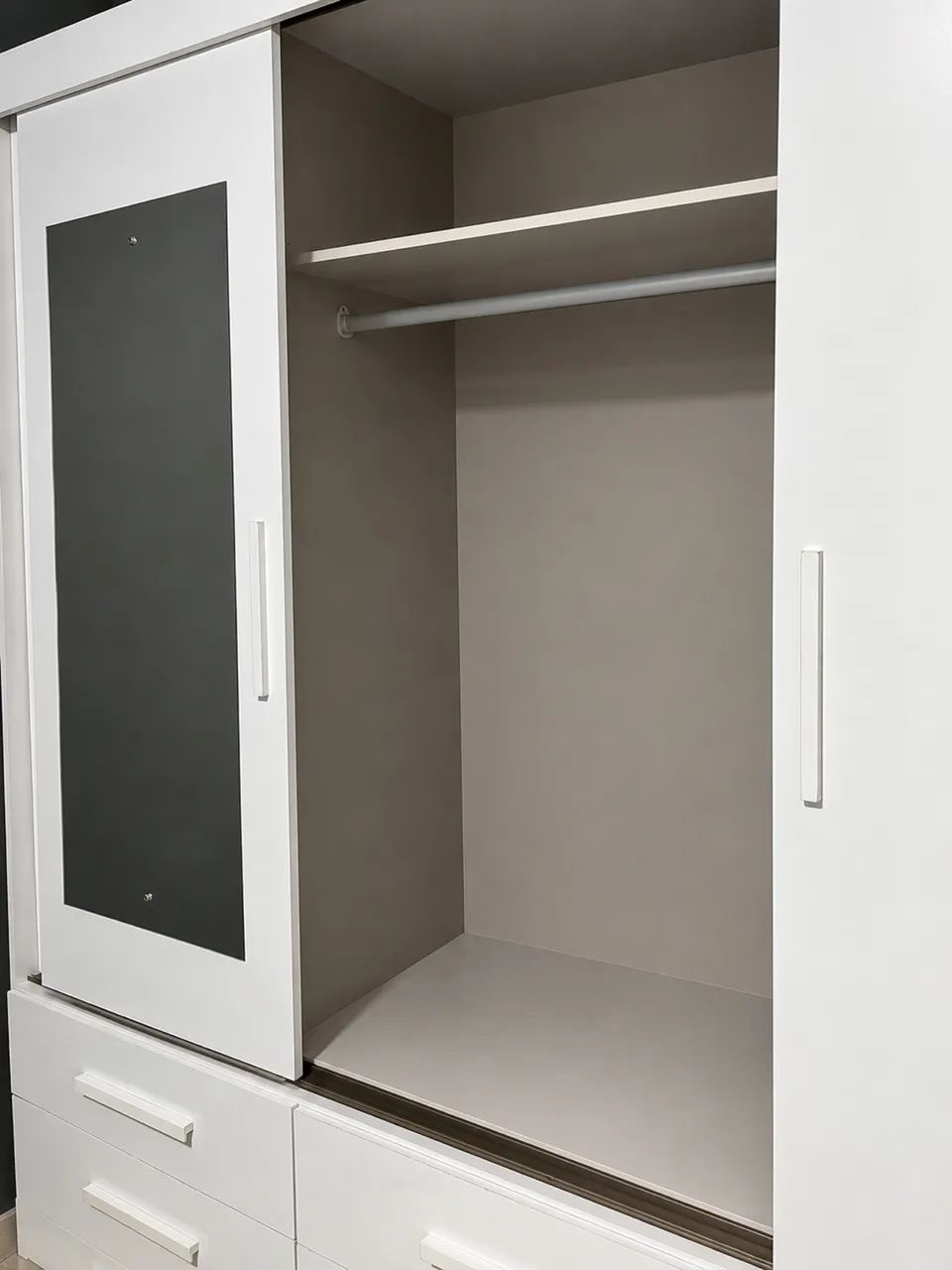 Guarda Roupa em ótimo estado  - Foto 4
