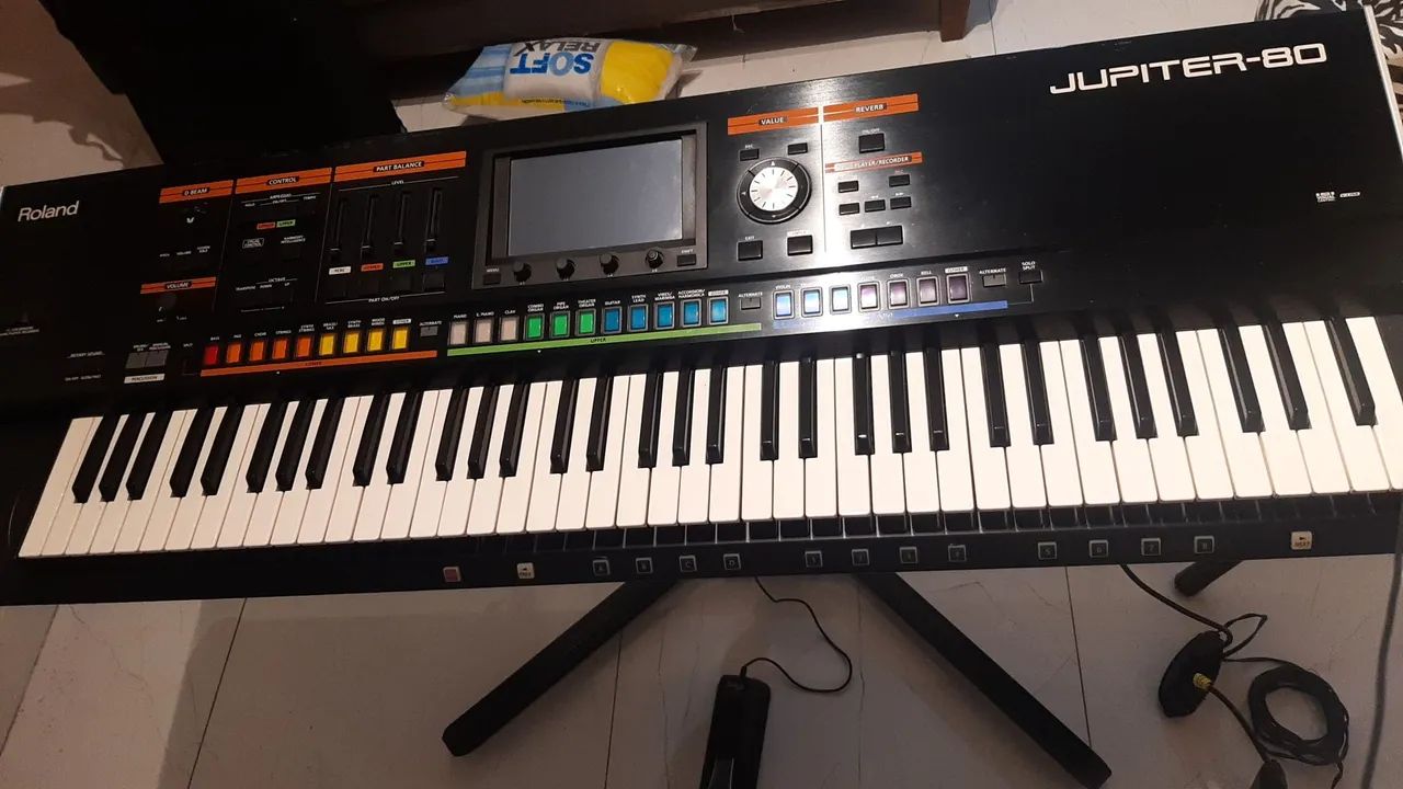Roland Jupiter 80  - Foto 4