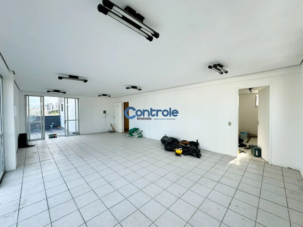 Sala comercial com grande terraço localizada no bairro Estreito - Florianópolis - Foto 4