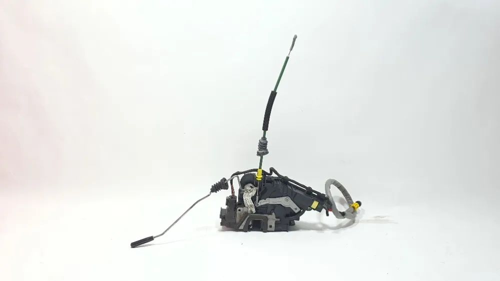 Fechadura Porta Dianteira Esquerda Mercedes C200 W205 15/18 - Foto 4