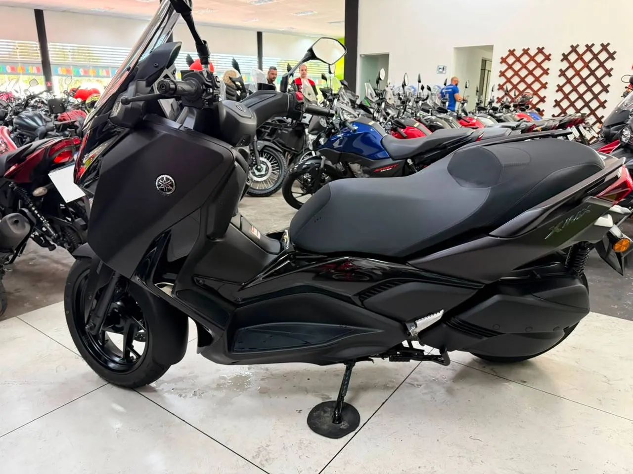 YAMAHA XMAX 300 CONNECTED ABS - Foto 4