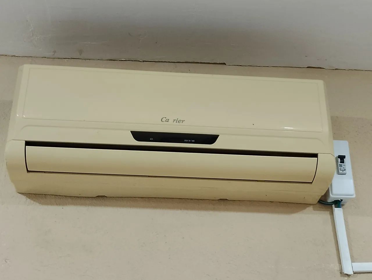 2 AIR CONDITIONERS *READ THE DESCRIPTION*