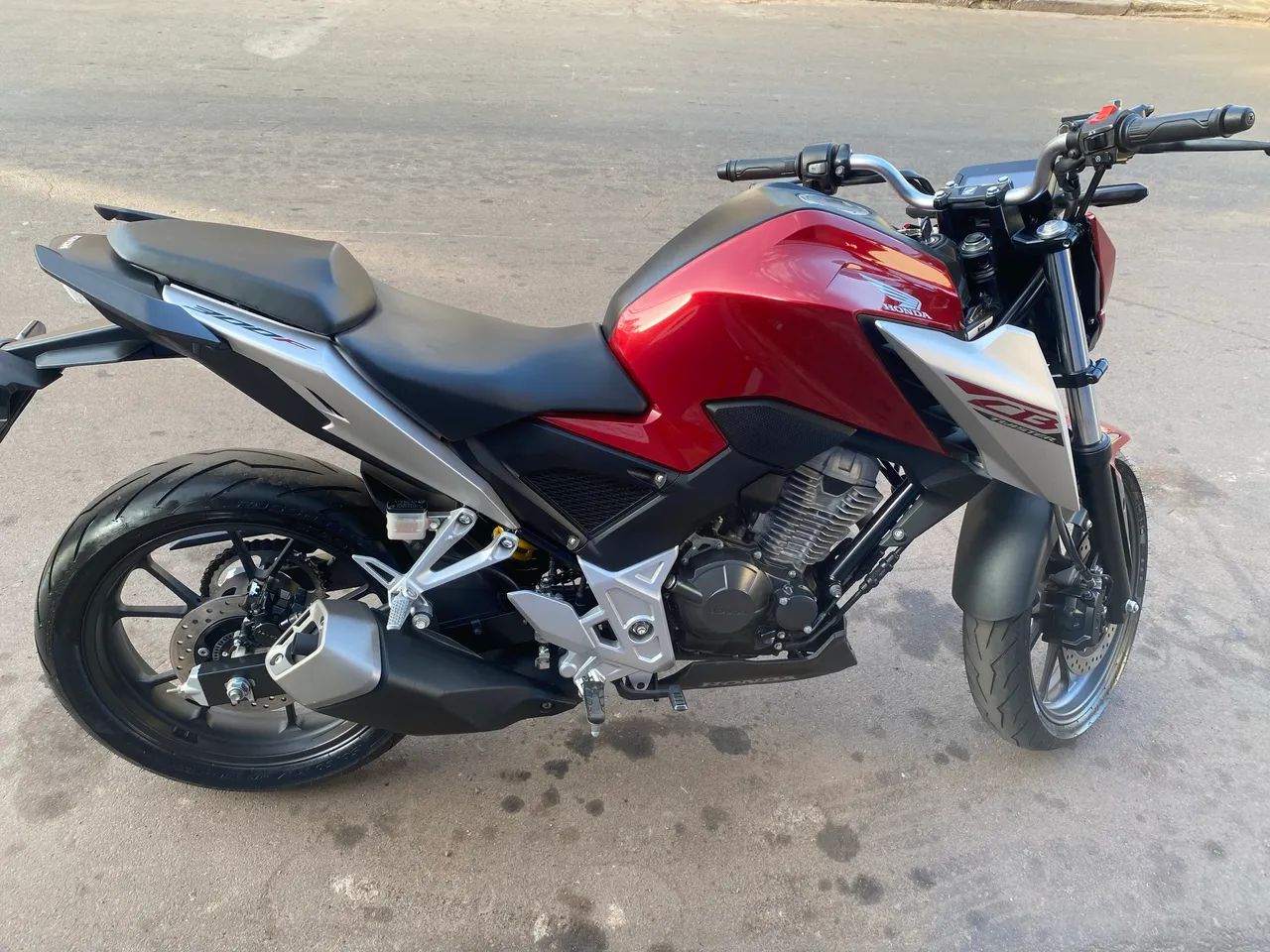 Vendo cb 300F - Foto 4