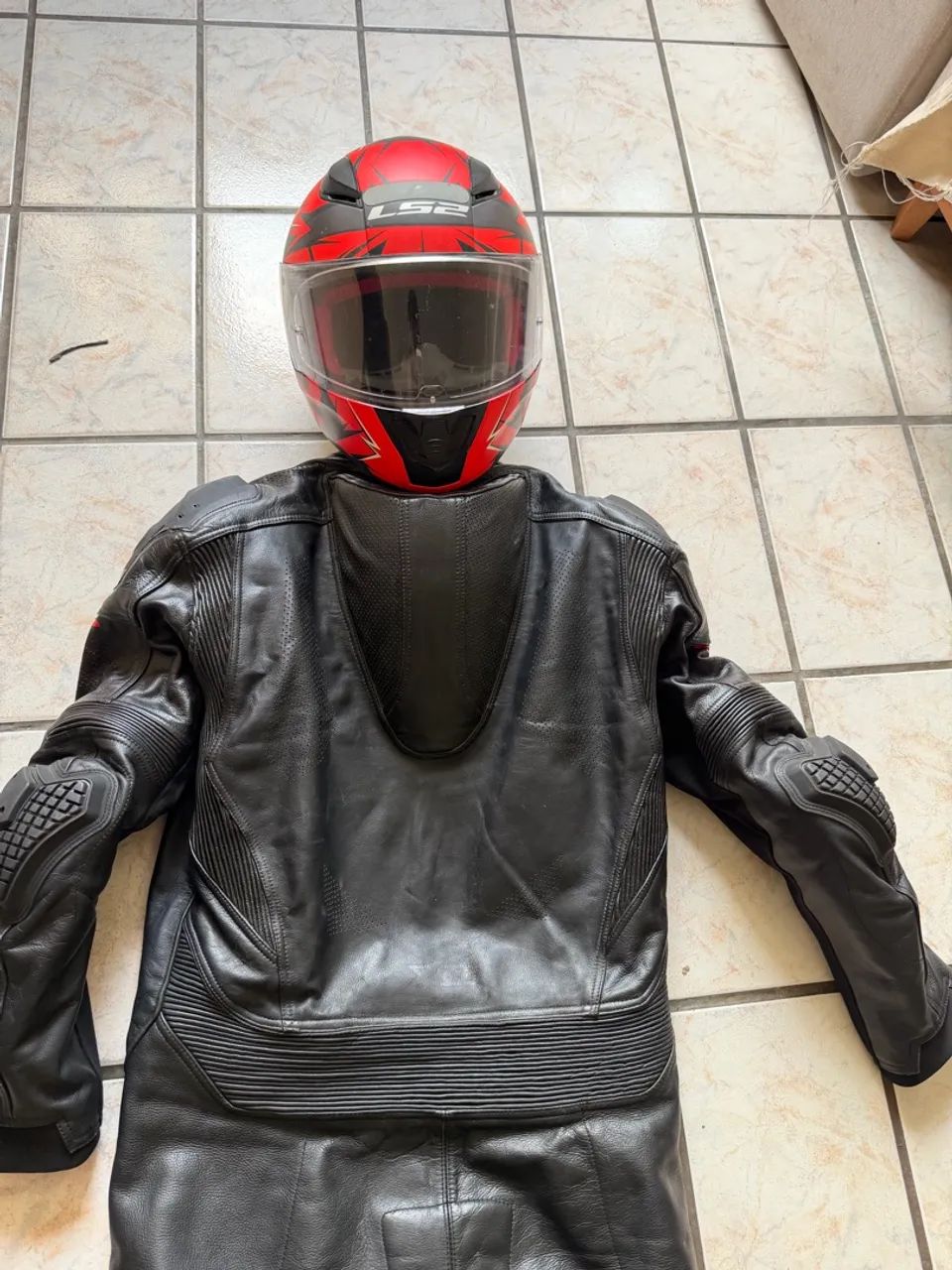Roupa de moto profissional  completa com capacete - Foto 5