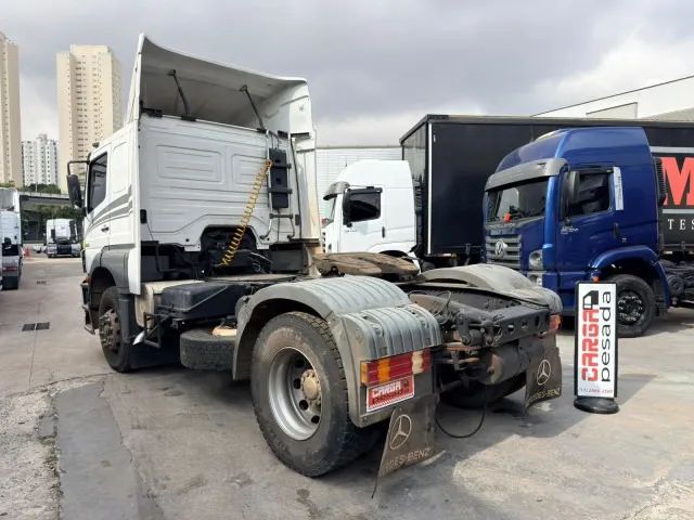 MB AXOR 1933 4X2 2010 - Foto 4