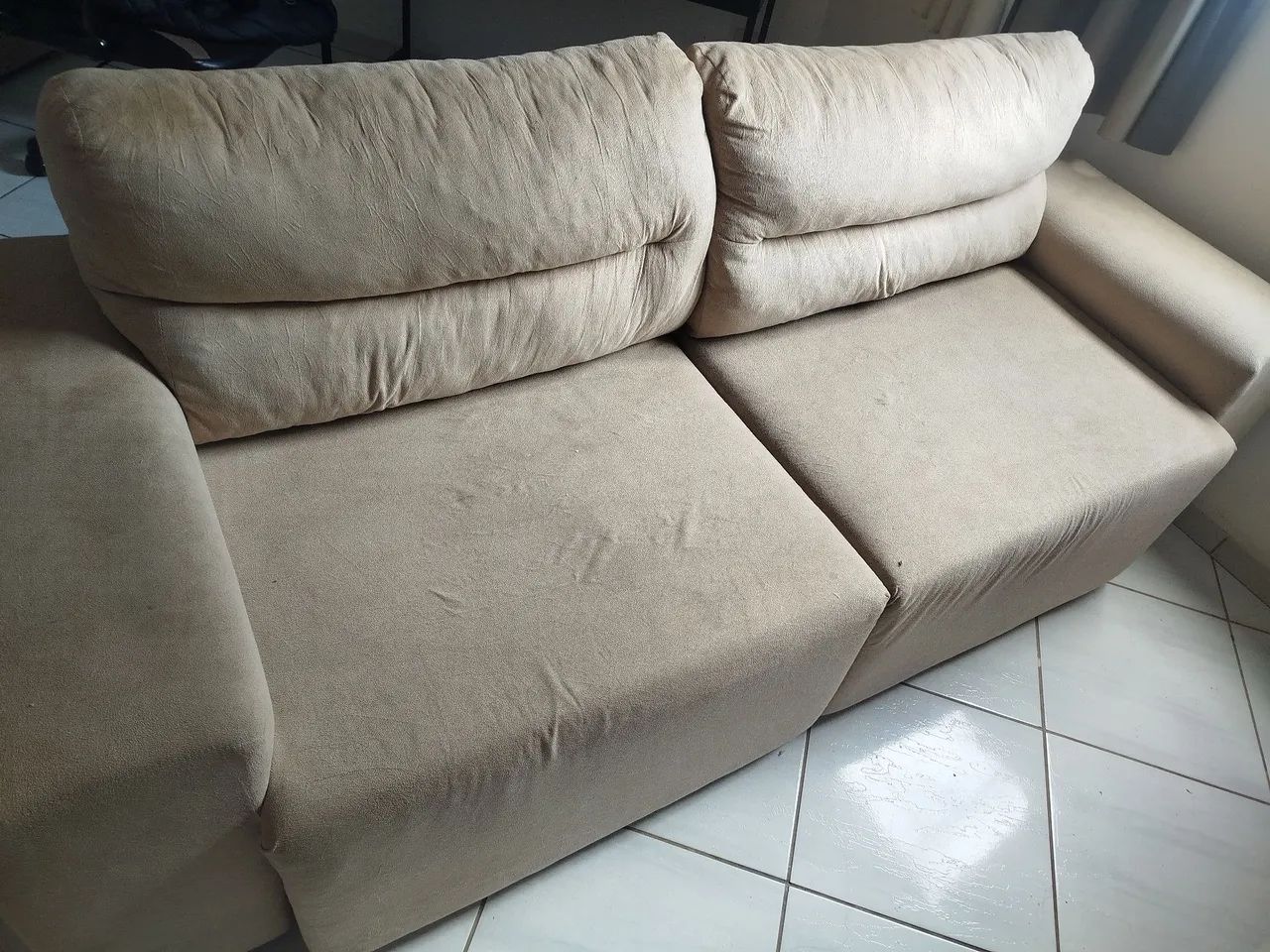 Sofás bege (1 grande e 1 pequeno)  - Foto 3