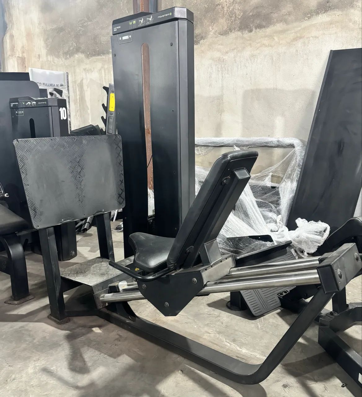Leg Press Horizontal Movement Idea  Design imponente e biomecânica que desafia - Foto 5