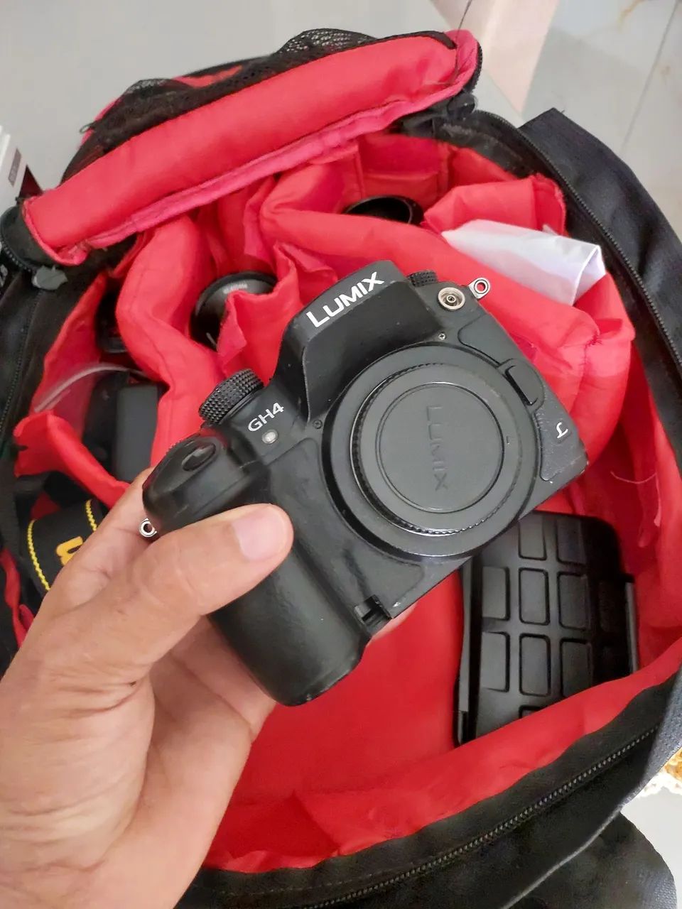 Lumix GH4 Kit Profissional Leia o anúncio 