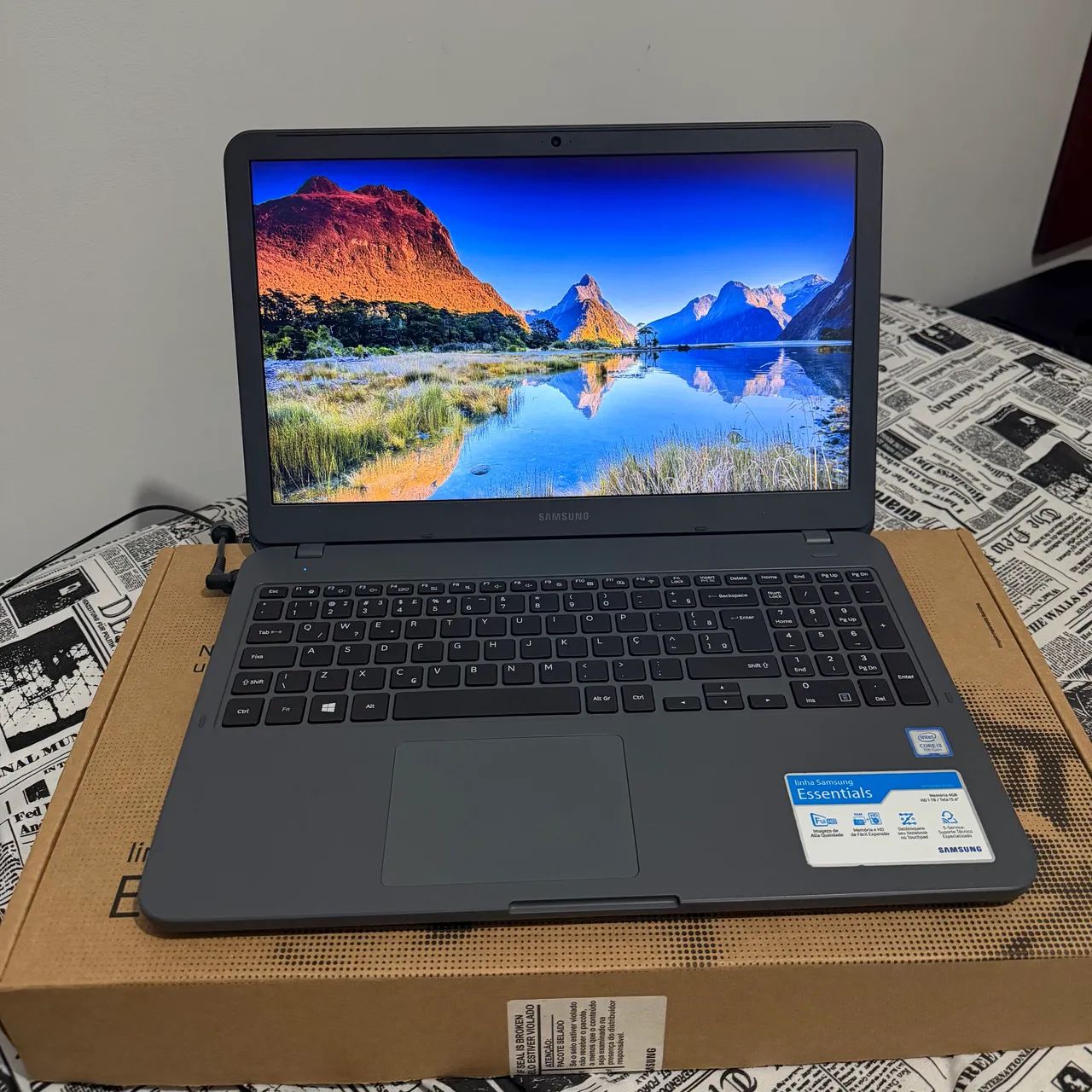 Notebook Samsung Essentials  
