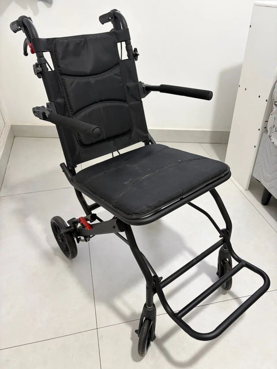 Cadeira de transporte de idosos - Foto 2