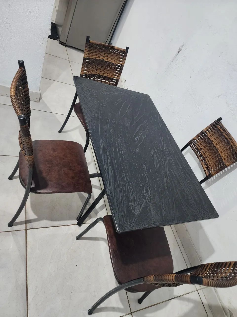 Mesa de mármore 4 lugares 