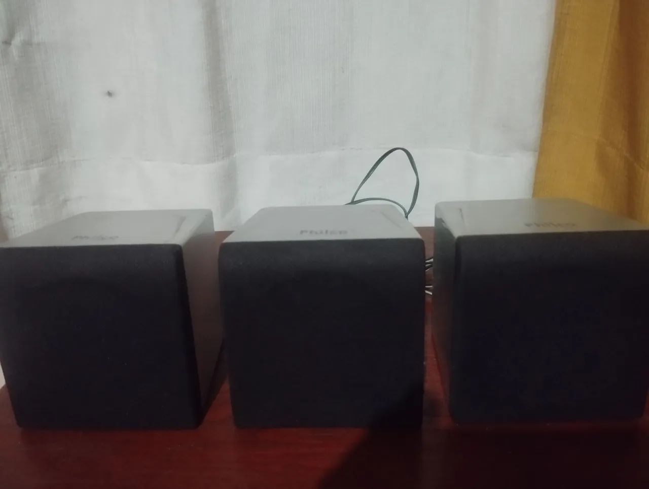 3 caixas surrond Philco 