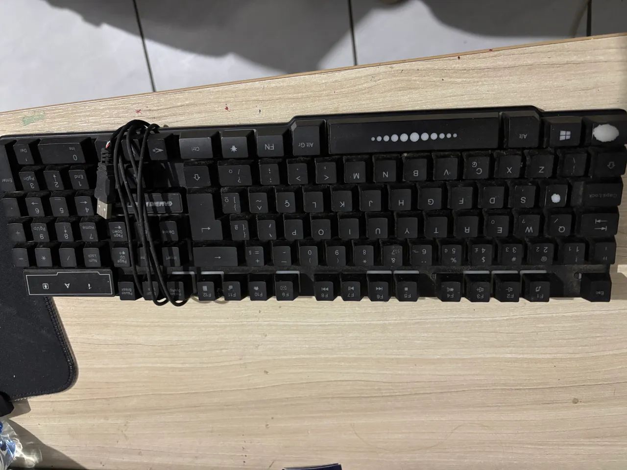 Teclado com LED Colorido
