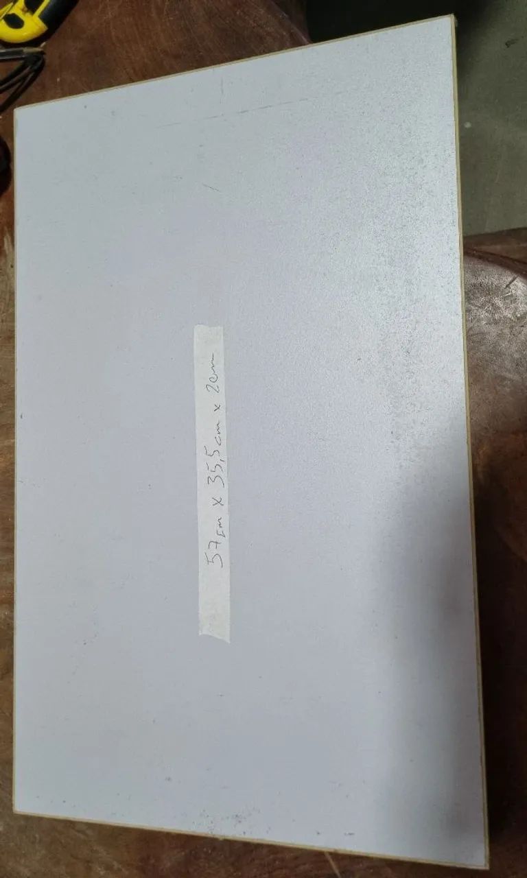 Prateleiras - Com fórmica e roda borda - Resistente. - Foto 2