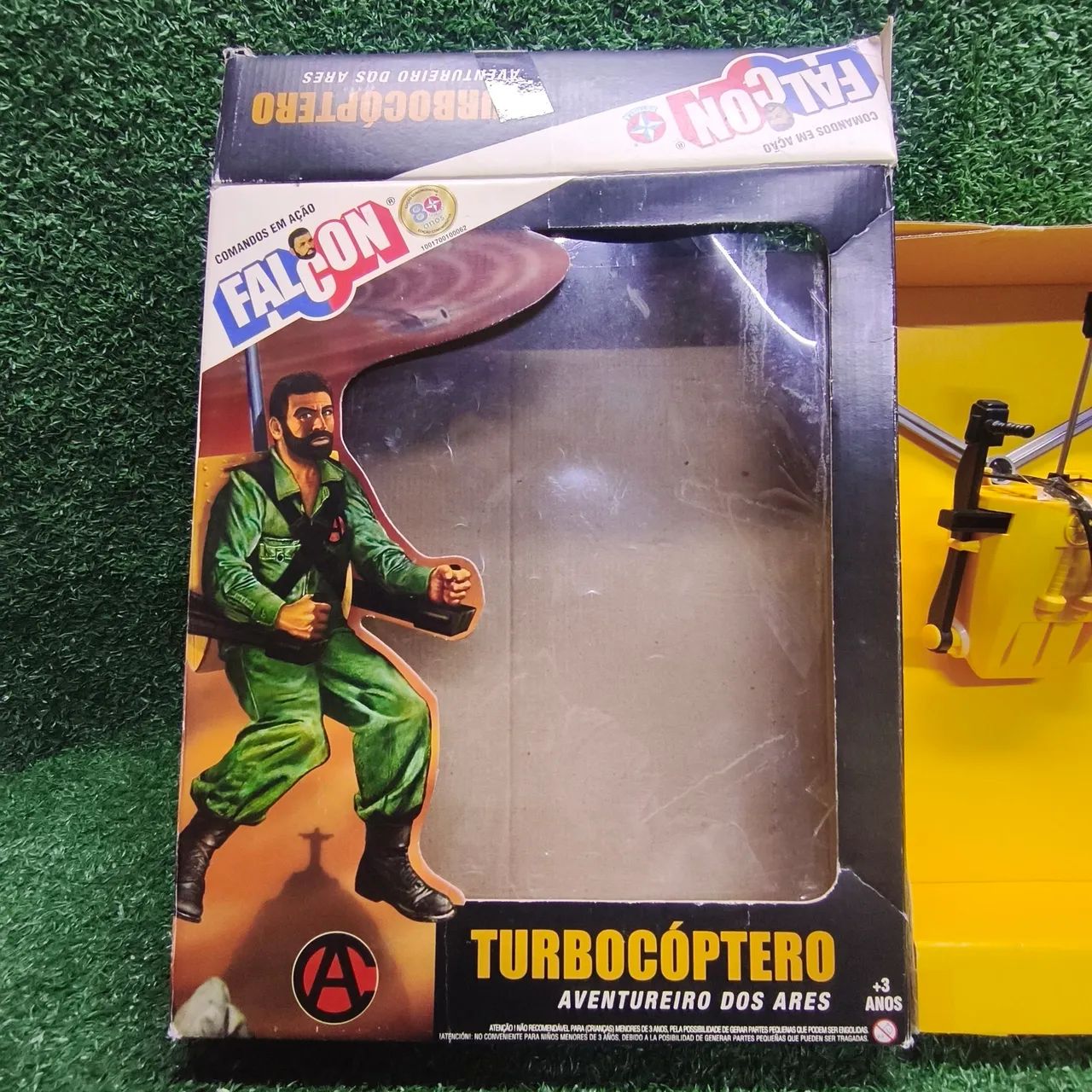 boneco Falcon na caixa de 2017 Turbocoptero  - Foto 3