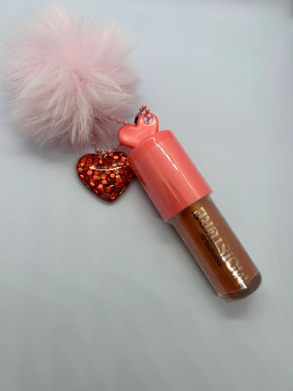 Gloss labial com chaveiro pompom  - Foto 2