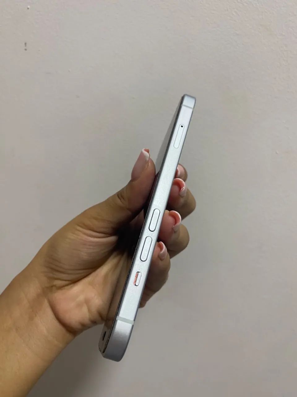 iPhone 1 ano de uso , sem avarias  - Foto 2