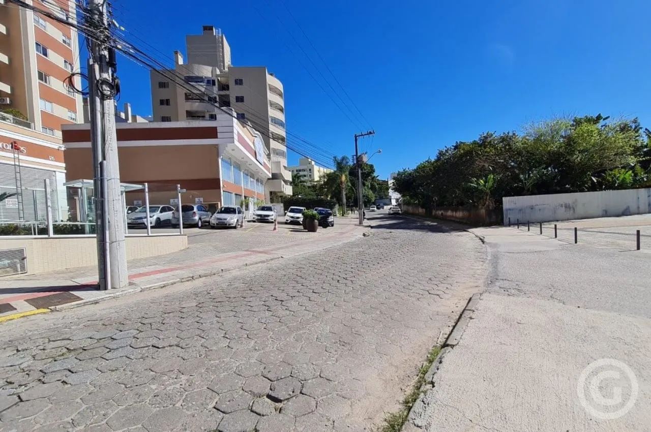 Apartamento de três dormitórios com garagem dupla no Córrego Grande - Foto 4