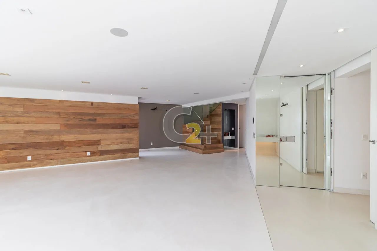 Cobertura duplex à venda, 3 suítes e 5 vagas