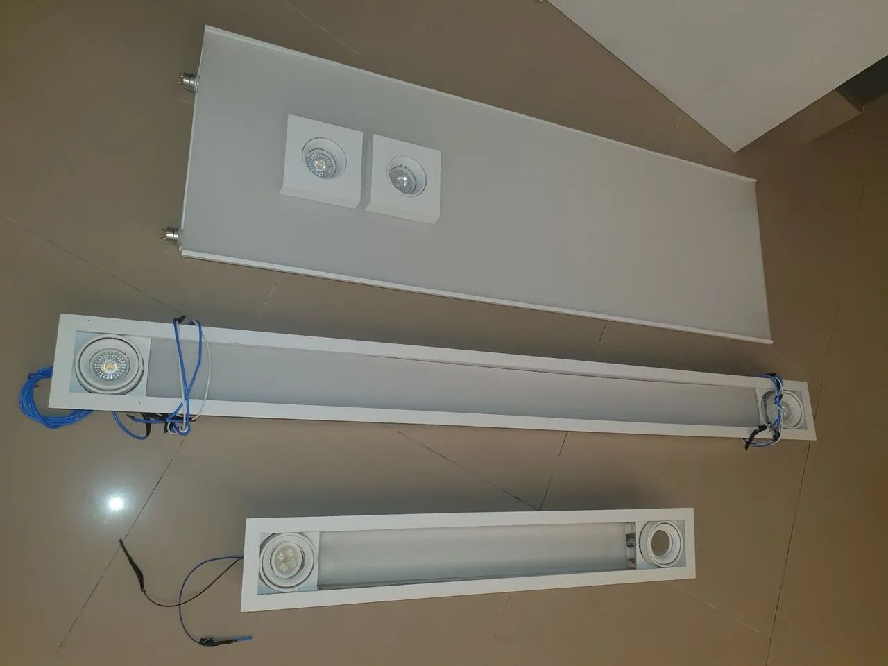 Kit 3 Luminárias com Spots - 1,40m, 1,18m e 80cm - Foto 2