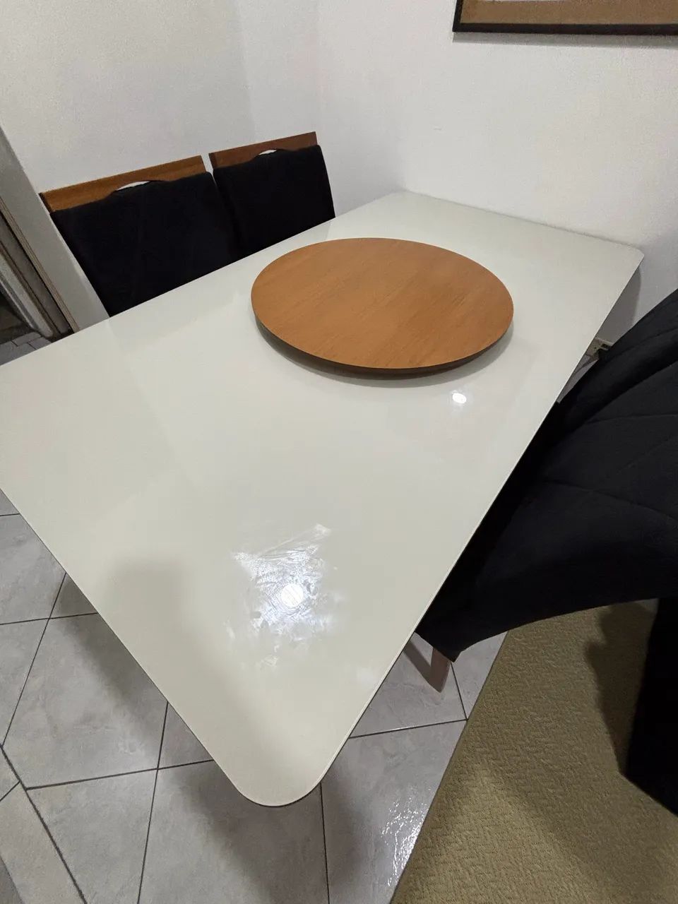 Mesa com tampo de vidro e 4 cadeiras - Foto 4