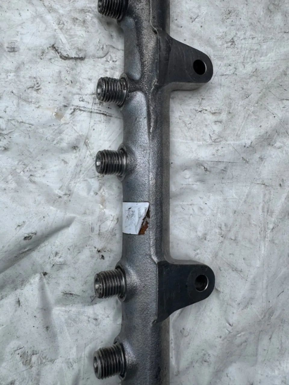 flauta/bico injetores/sensor pressao hyundai hr 2,5/16v 2013/2022 - Foto 2