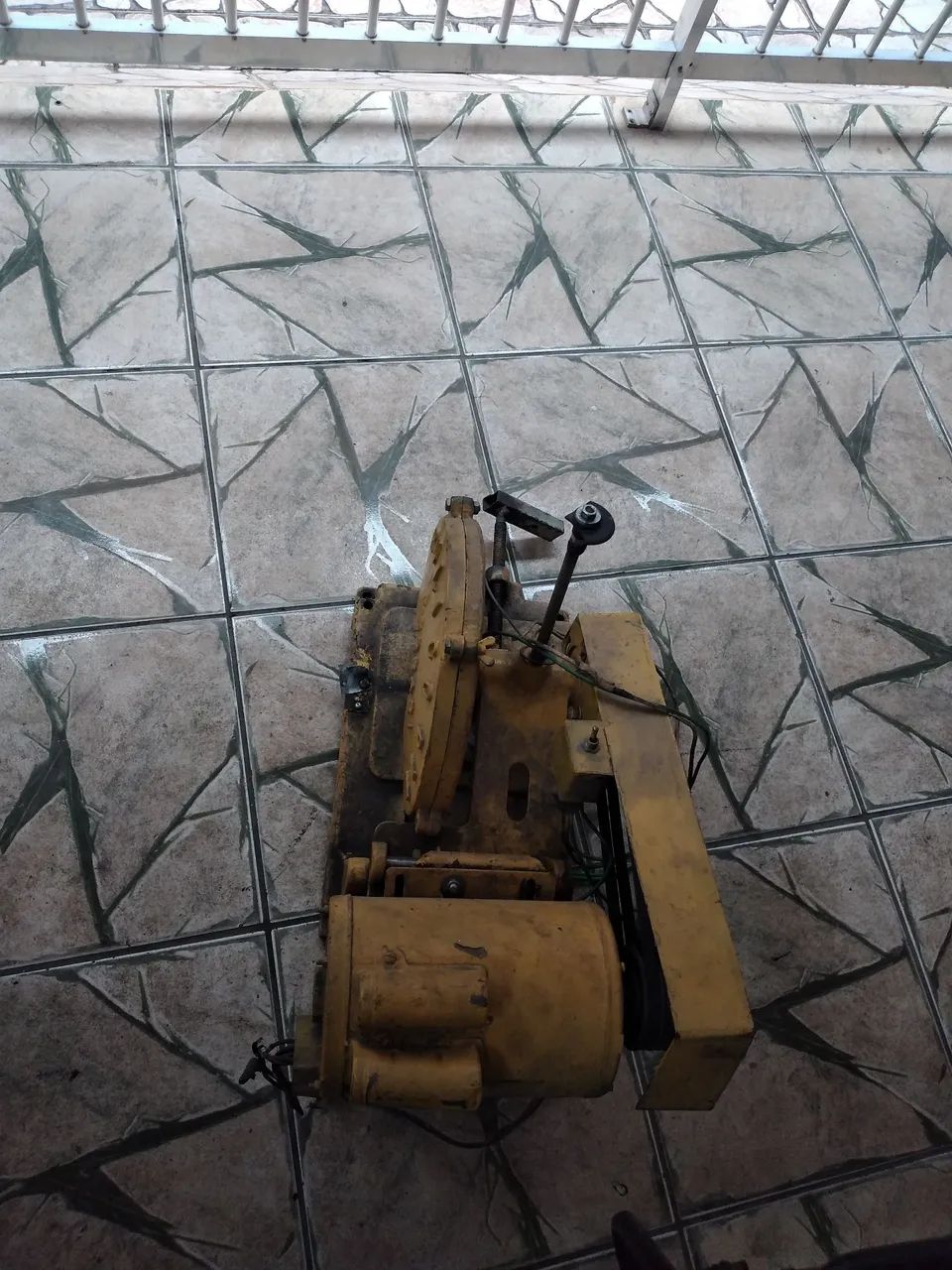 Policorte Ferrari  - Foto 3