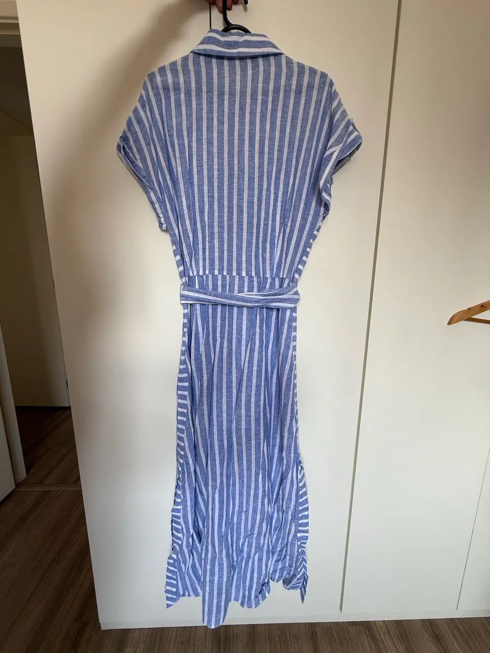 Zara Vestido midi listrado azul e branco - estilo camisa - com cinto - Foto 3