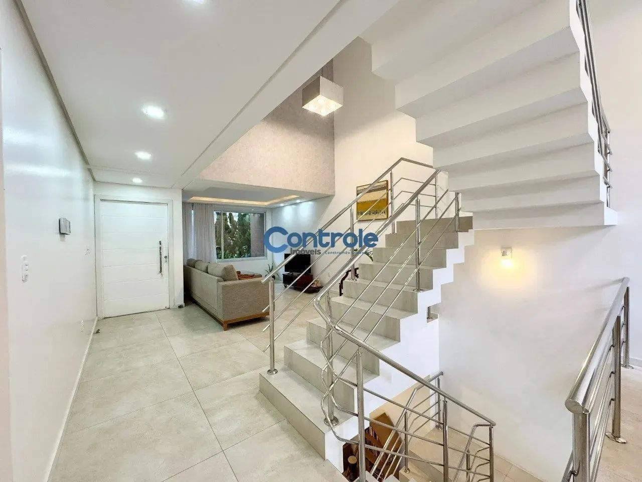 Casa com 3 dormitórios em Coqueiros! - Foto 5