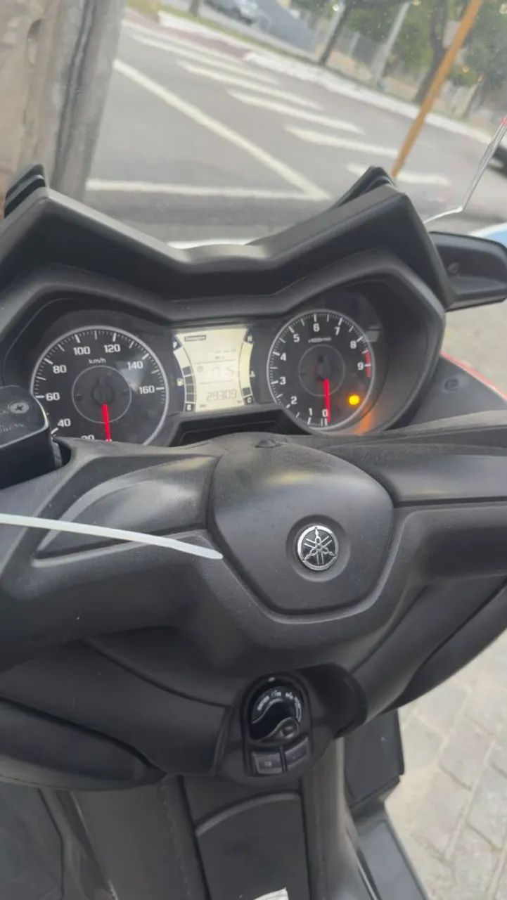 YAMAHA XMAX 250 ABS 2024 - Foto 5