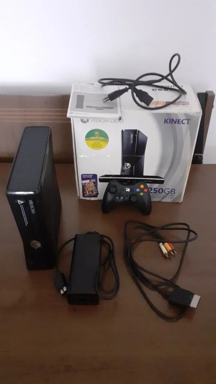 Xbox 360 250gb + 5 jogos