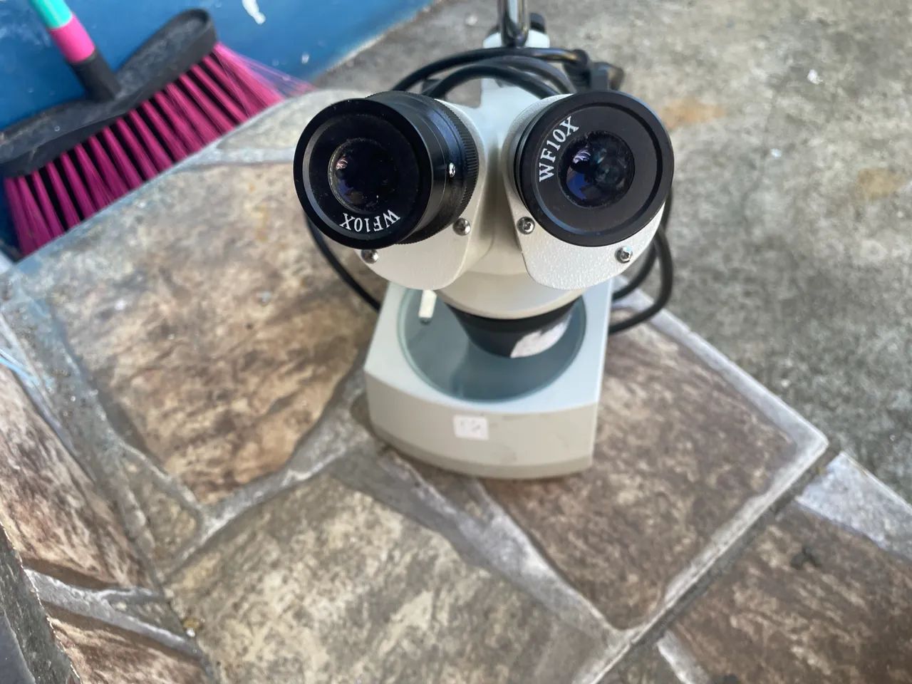 Este é um estereomicroscópio binocular - Foto 4