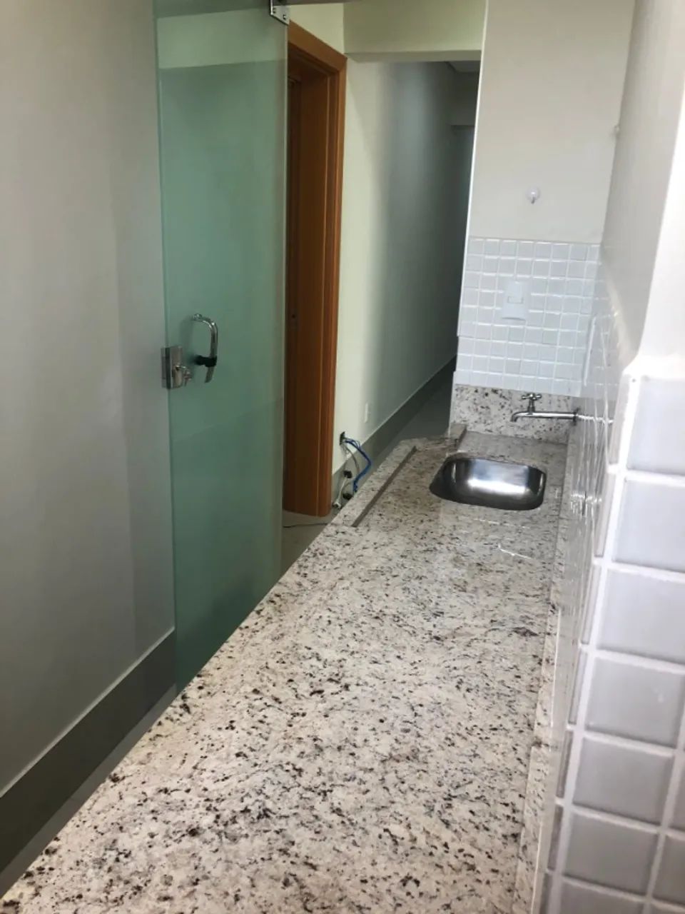 ALUGO COMERCIAL/RESIDENCIAL APARTAMENTO REFORMADO - Foto 5