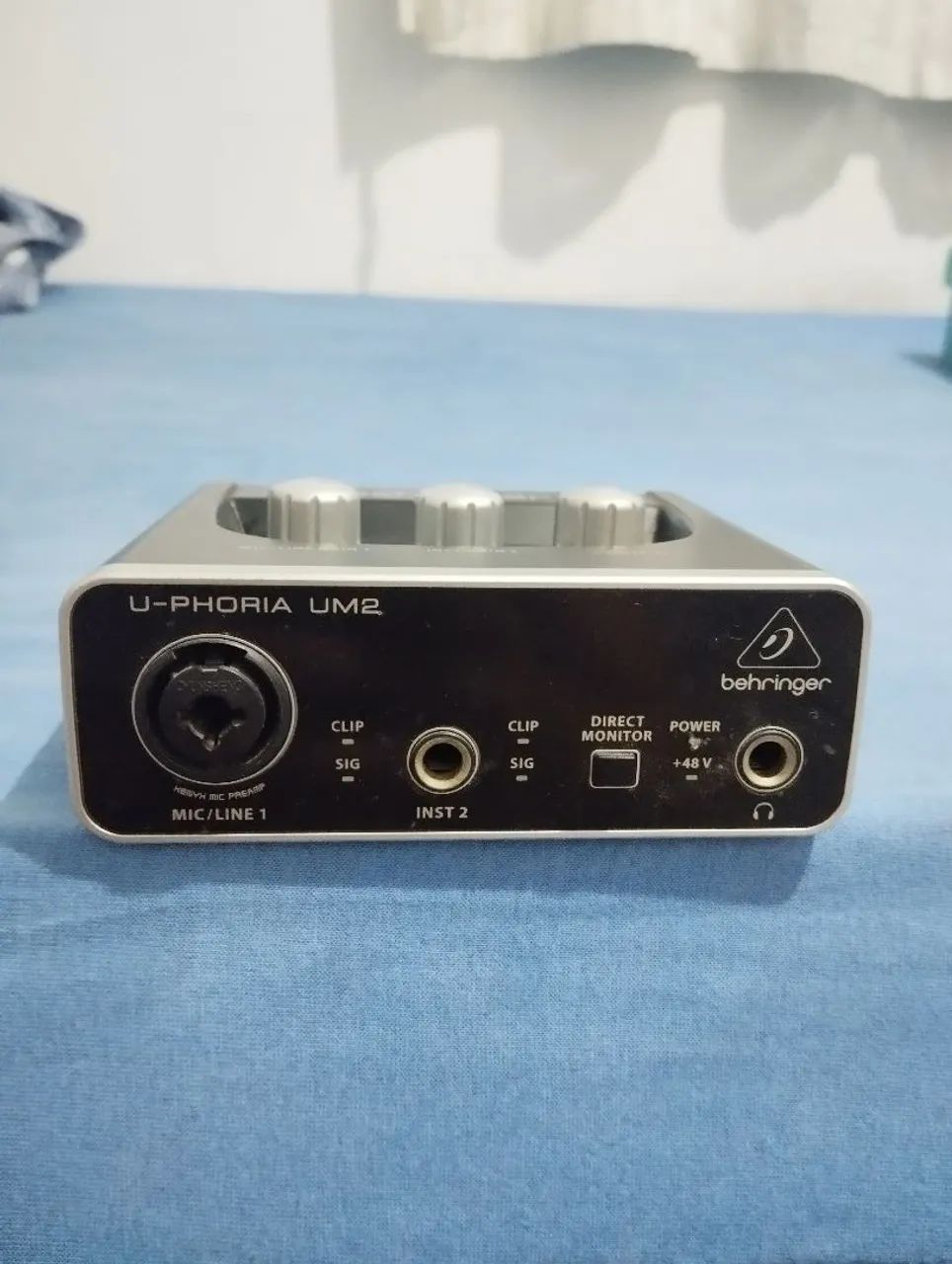 Interface De Áudio Behringer U-phoria UM2